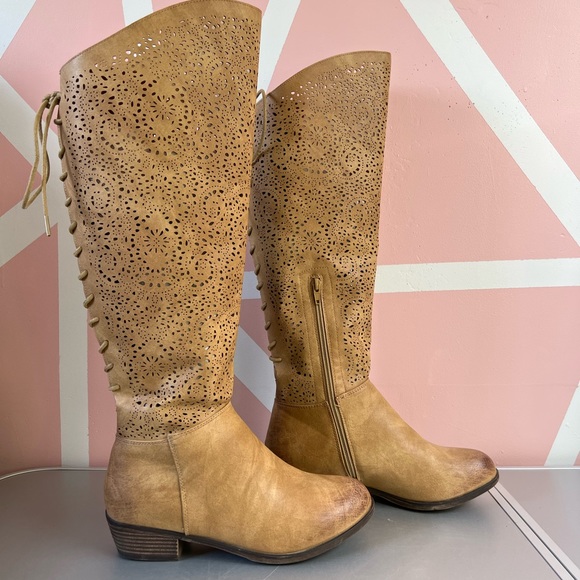 NWOT Over the knee lace up boots - Picture 11 of 14